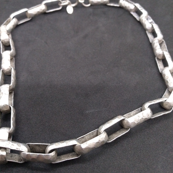 Catherine Popesco hammered chain necklace - Picture 2 of 10